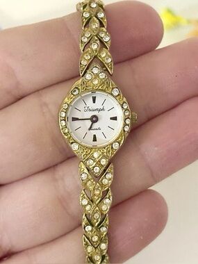 Dainty Ladies Triumph Ornate Crystal Rhinestone Cocktail Bracelet Watch WORKS!!